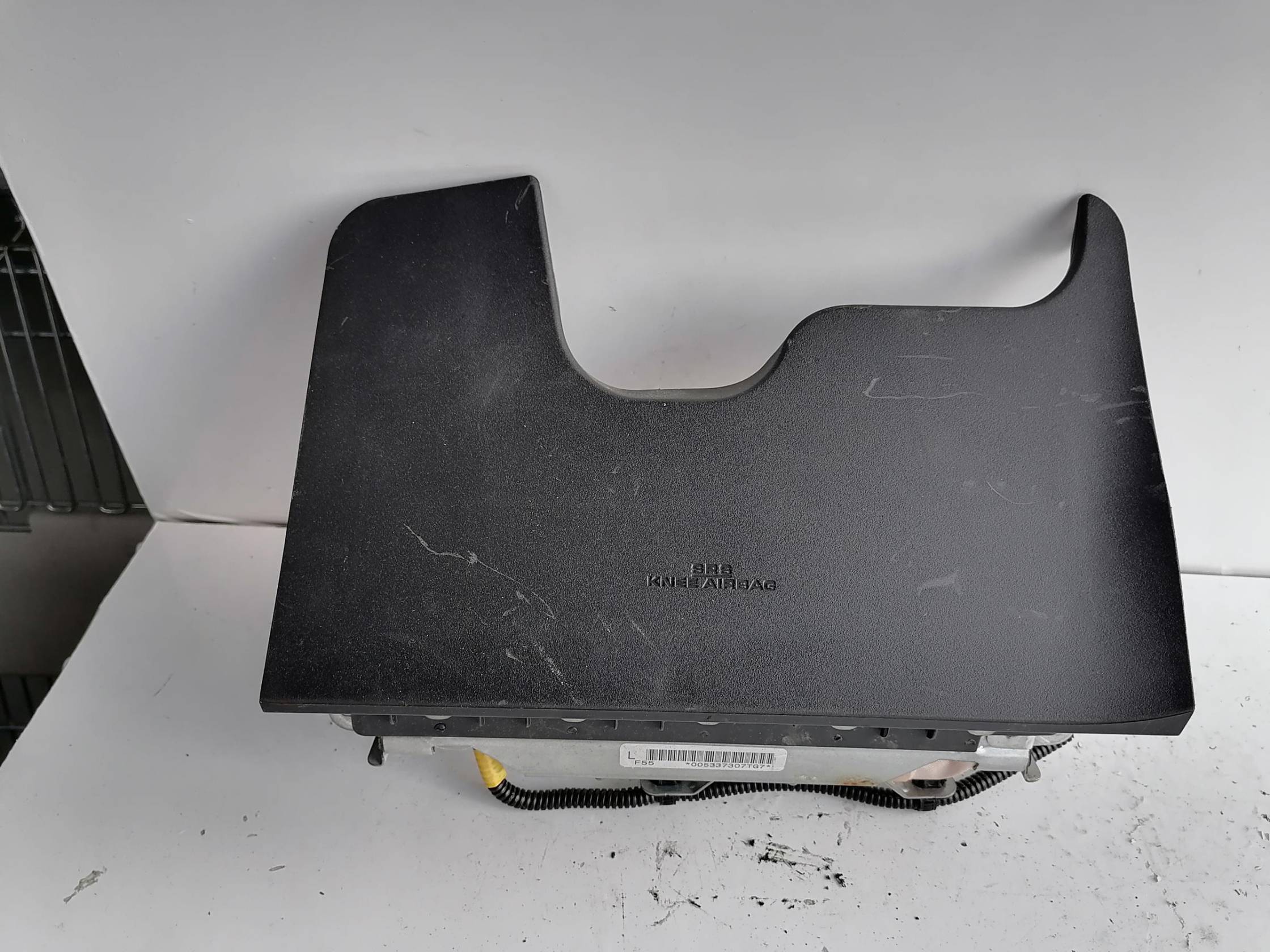 Dispositivo airbag protezione gambe